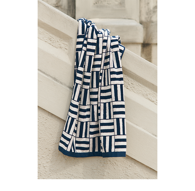 Willis Pool Towel | Obsidian + Stone