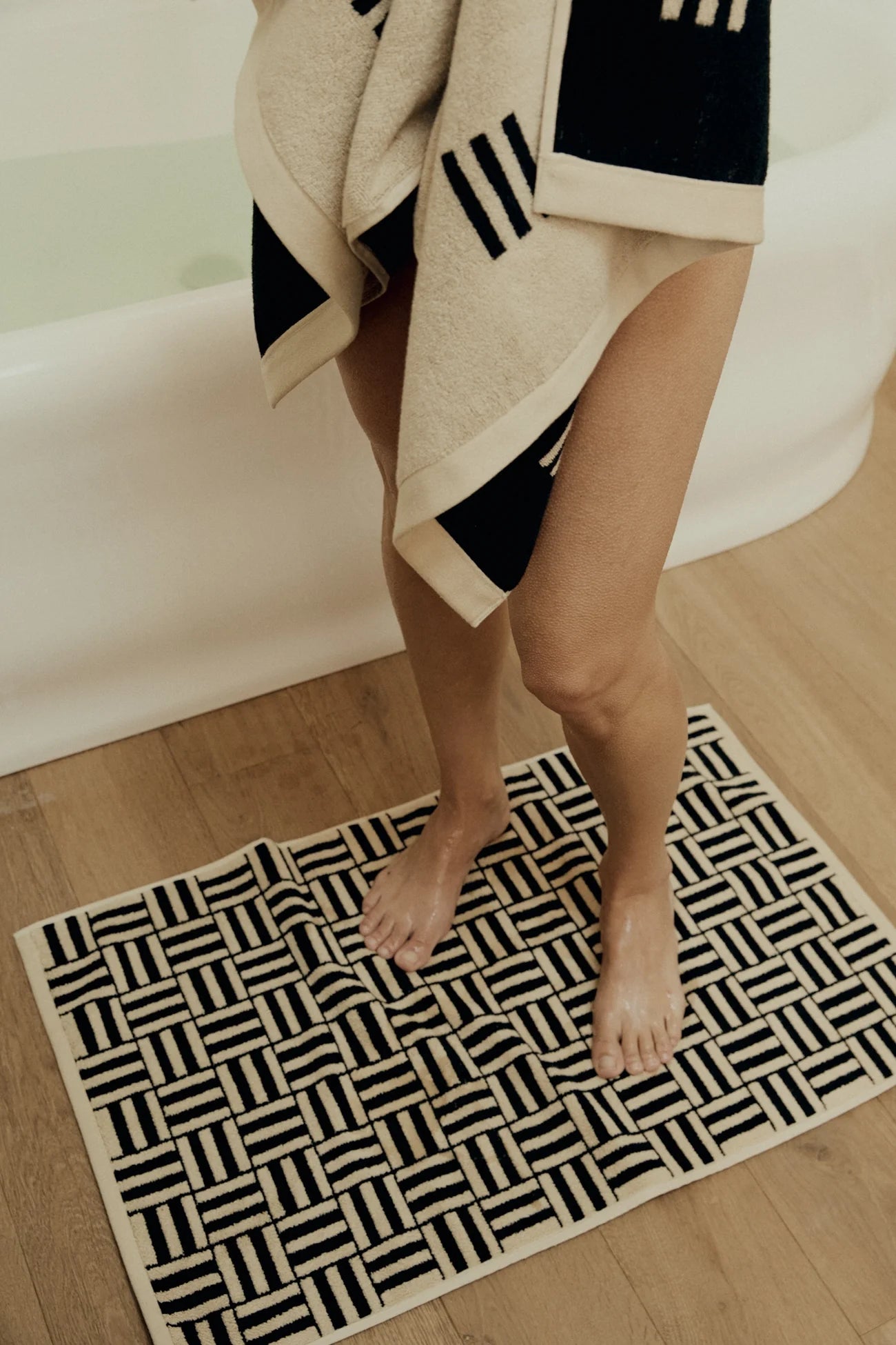 Saroma Bath Mat |  Sand + Noir