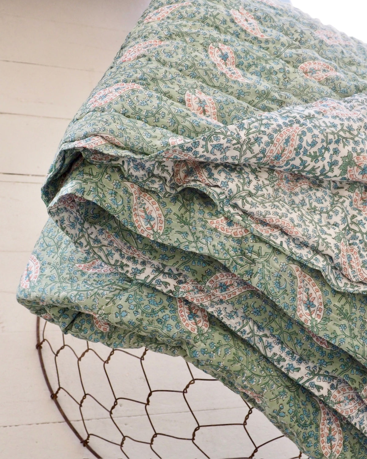 Flower Paisley Quilt | 220 x 245cm