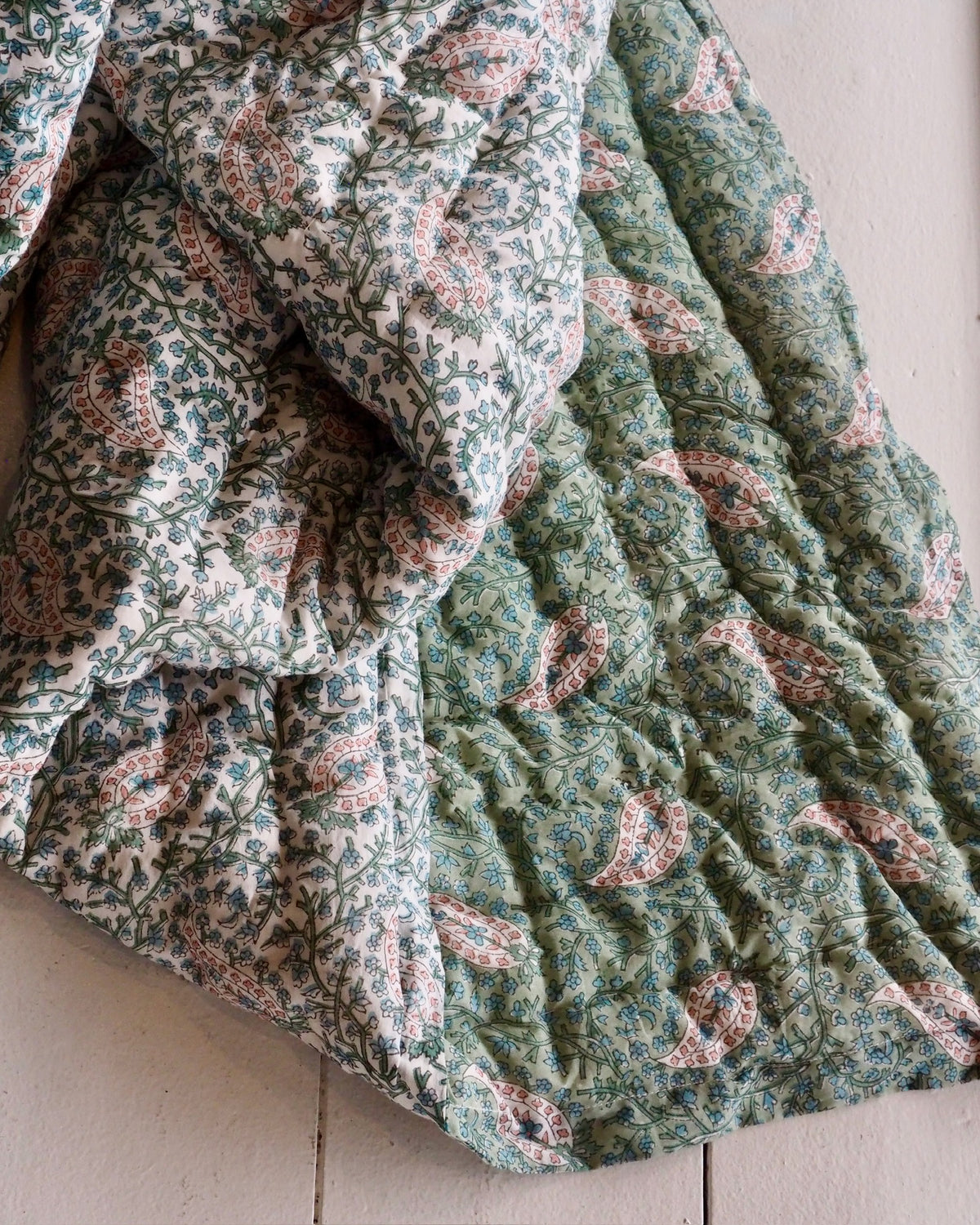Flower Paisley Quilt | 220 x 245cm