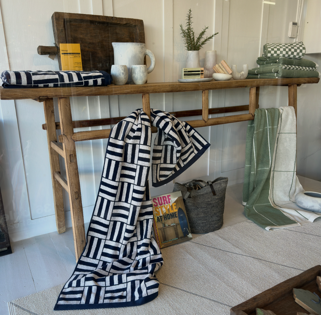 Console | 209 x 39 x 87 cm