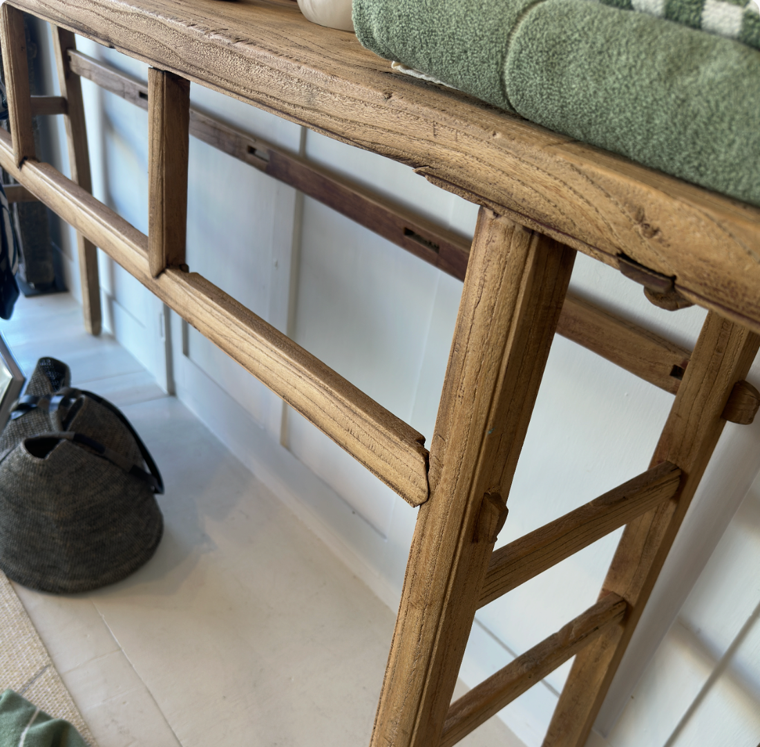 Console | 209 x 39 x 87 cm