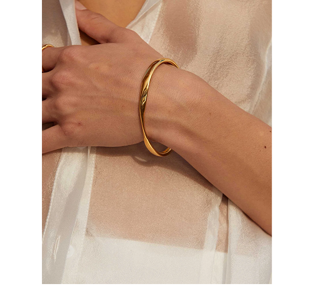 Fold Bangle | 18K Gold Vermeil